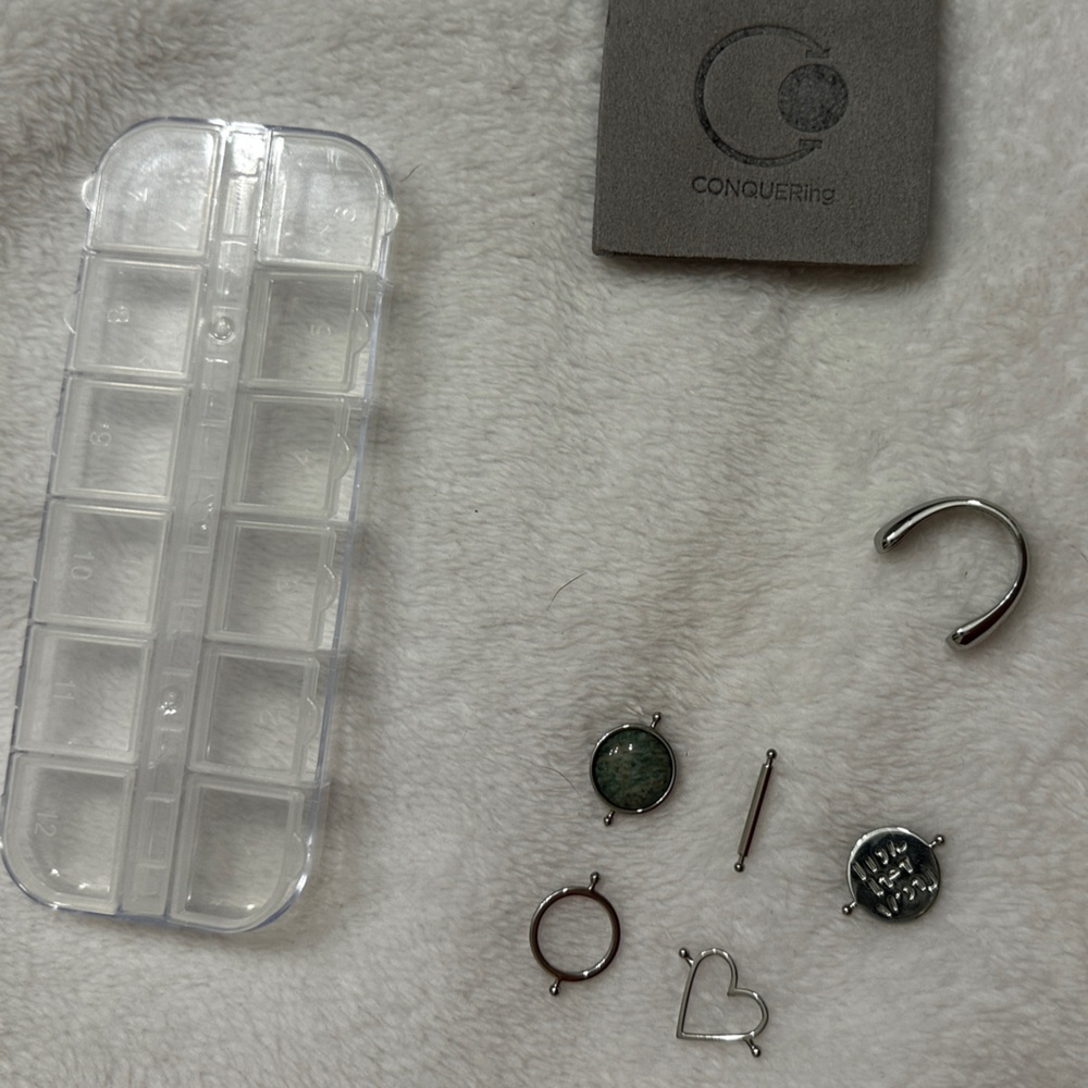 Conquering Fidget Ring With Spinners and Case